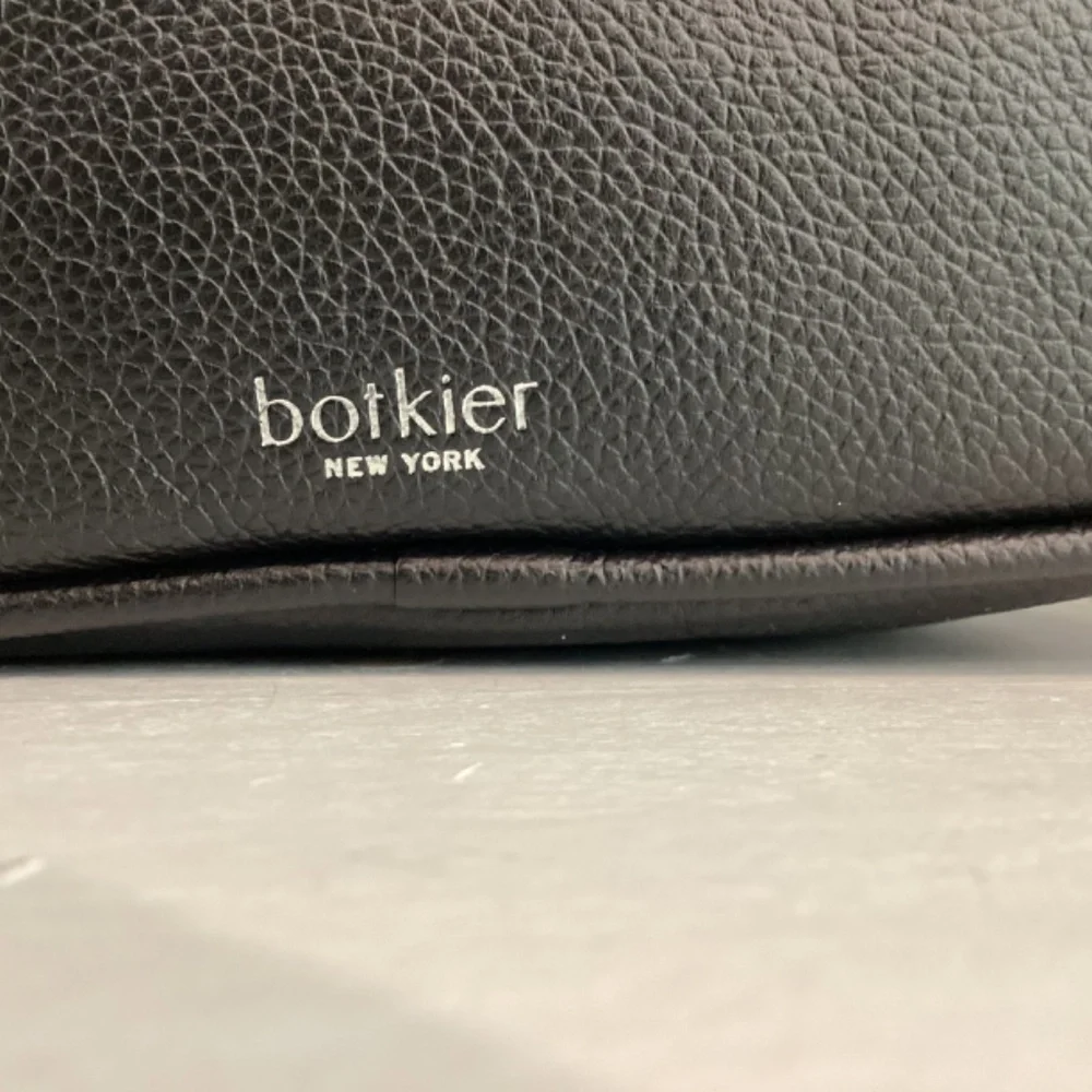 REDUCED $245 Botkier Cobble Hill Camera Crossbody Bag Black Crossgrain Leather